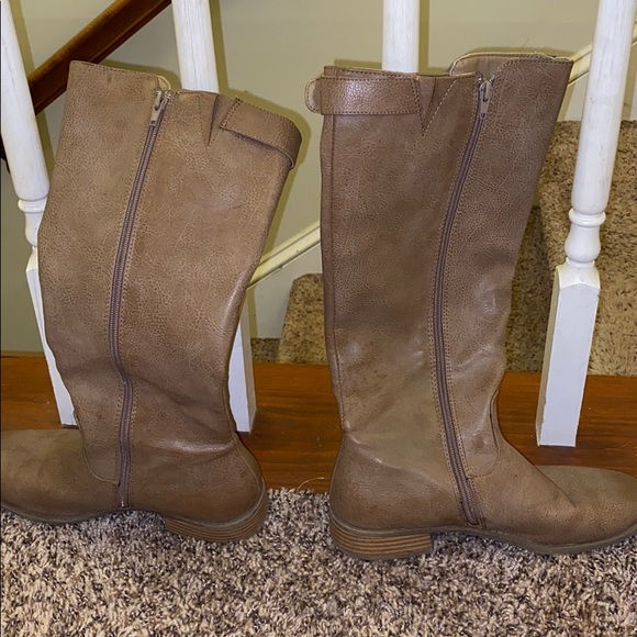 Tan Riding Boots - Picture 2 of 5